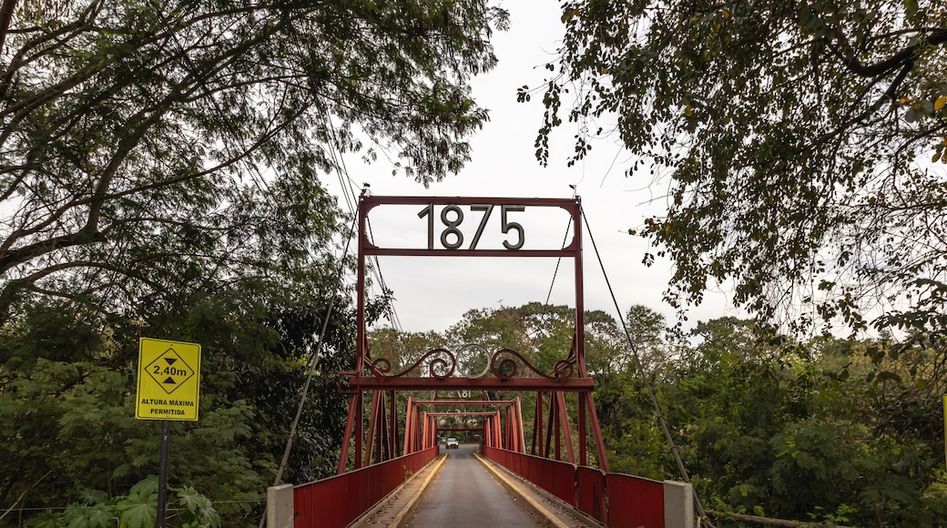 Ponte Pedro Abrucês, na cidade de Jaguariúna, Estado de São Paulo, Brasil