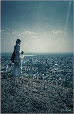 Sri ramana maharshi ashram is a calm spiritual place to find your inner peace.
They offer free stay and food for few days .
You have to contact them via mail.
Enchanting view from Arunachala mountain.
When you climb up to the meditation cave you can sit together with the monkeys as Sri Ramana Maharashi did it once