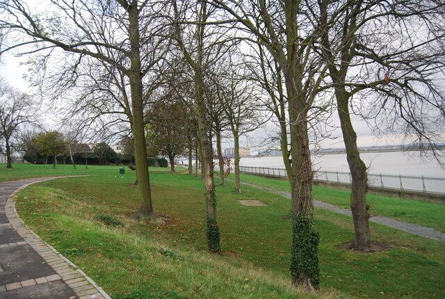 Open space in Purfleet by the Thameside Cycleway