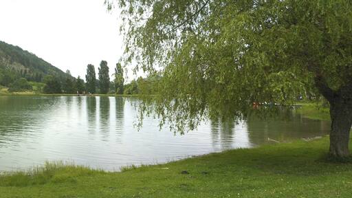 Le lac de Belcaire dans l'Aude