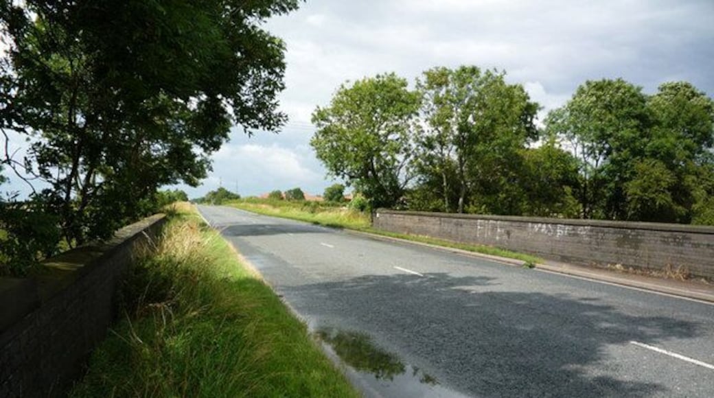 Top Road, North Killingholme. Photo taken from the railway bridge.