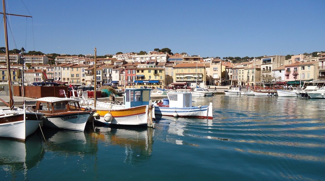 Gorgeous day to go out onto the water in Venelles, France.