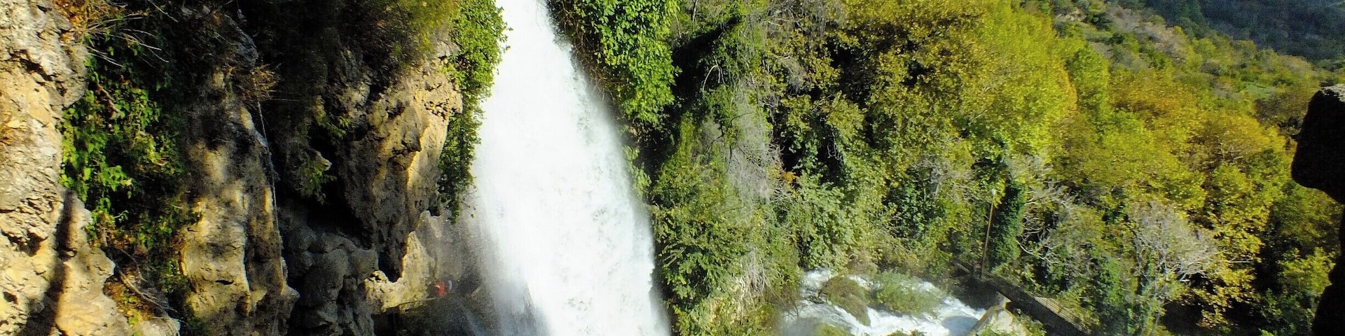 If you ever hit the road towards the south-west of Greece, do not miss to visit Edessa and the beautiful waterfall located in the heart of the city!