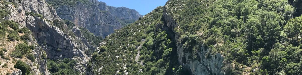 Beautiful, beautiful, beautiful! Gorges du Verdon. Take a kayak or a small boat and enjoy