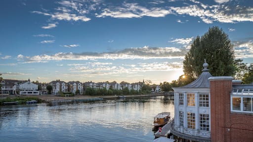 泰晤士河畔森伯里镇