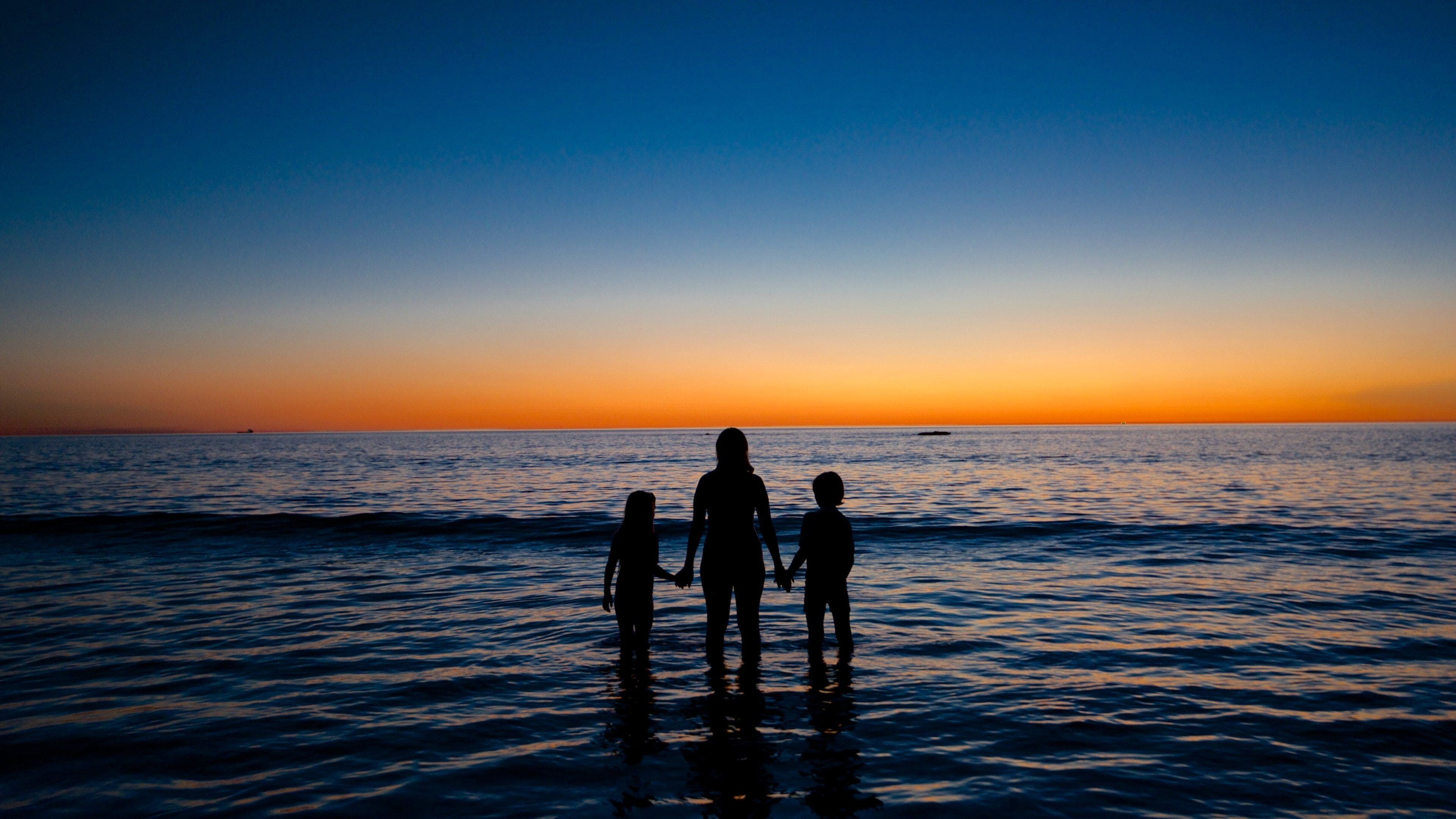 Cable Beach mostrando vista del paesaggio, tramonto e vista della costa