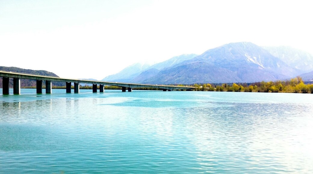 This used to be my commute! Crystal clear waters that are perfect for swimming in summer and sometimes freeze over in winter! The water is so clear that you can see the fish! Stunning mountain setting, too. 🐟 🏔💧