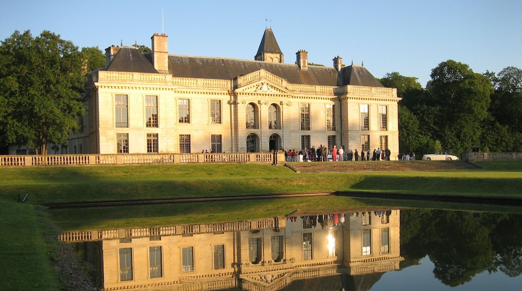 Chateau De Mery-sur-Oise