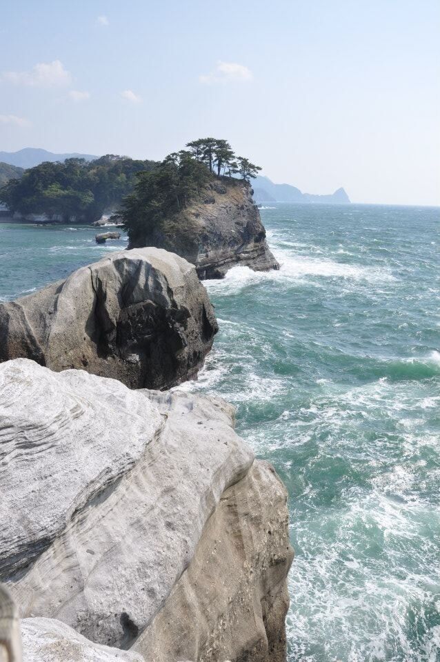 On the west coast of the Izu peninsula, Dougashima has some spectacular rock outcroppings. There is a boat tour around the rocks, weather restricted. 