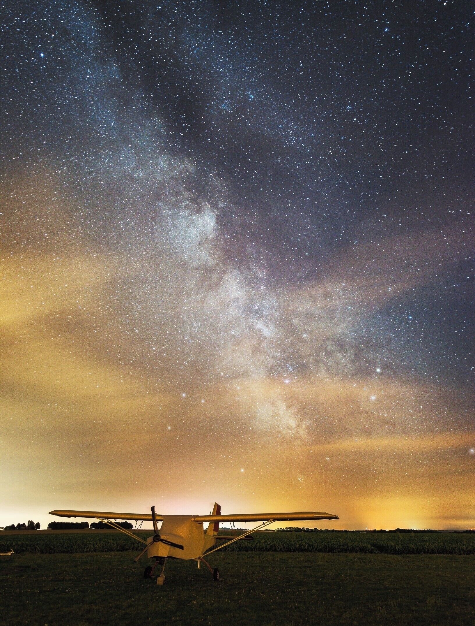 #BvSAstro When on a vacation in the north of France, I snuck onto a tiny airfield near out town at night - the conditions were just perfect for this shot!