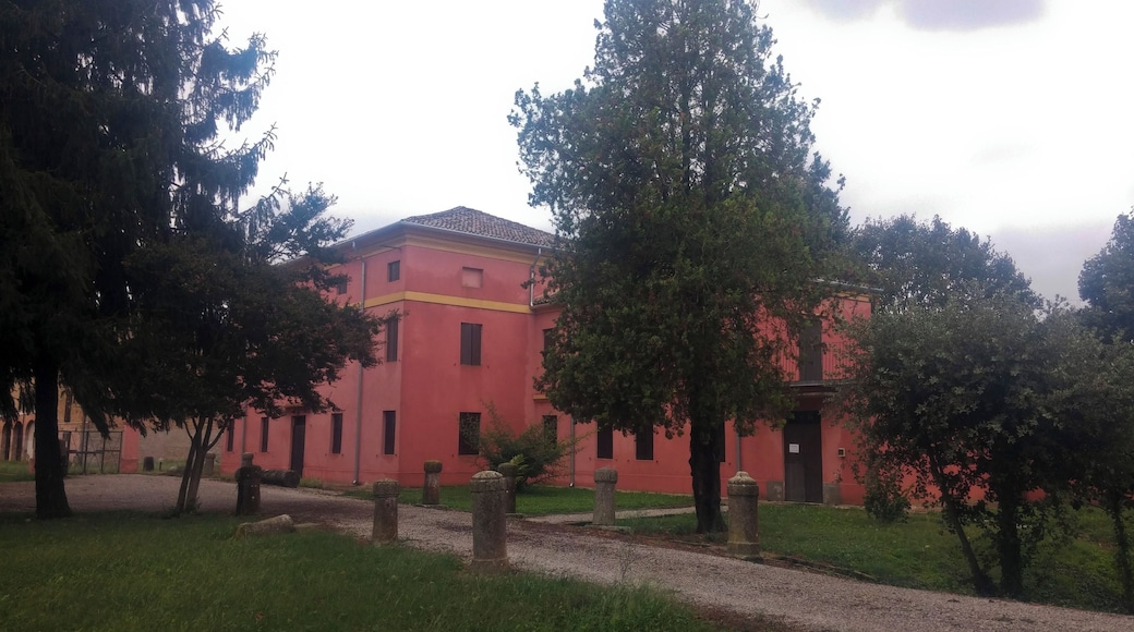 Facciata della villa padronale della tenuta di Ca' Vendramin a Taglio di Pò