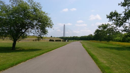 音更町パークゴルフ場から見た十勝大橋