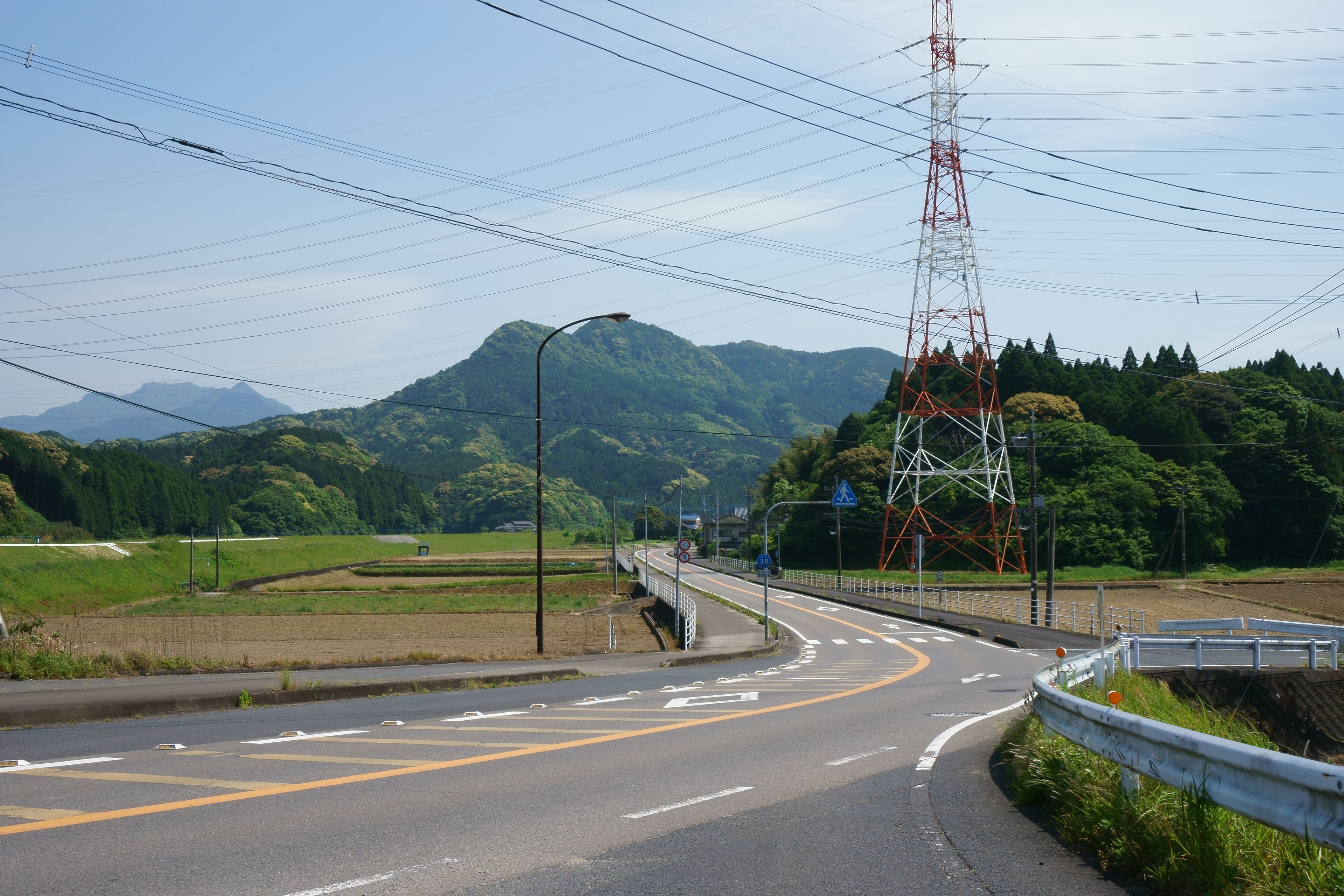 Saga Prefectural Road No.38 in Sari, Ouchi, Karatsu city, Saga prefecture.