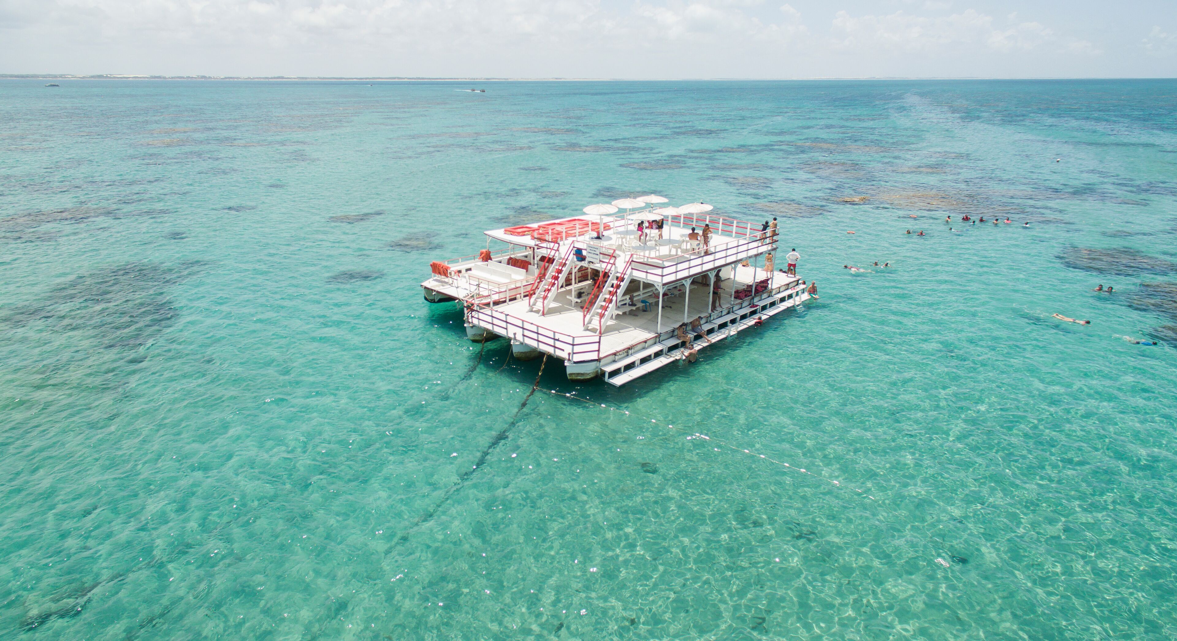Imagem Aérea das Parrachos de Maracajaú, o Caribe Brasileiro no Município de Maxaranguape, no Rio Grande do Norte, Brasil