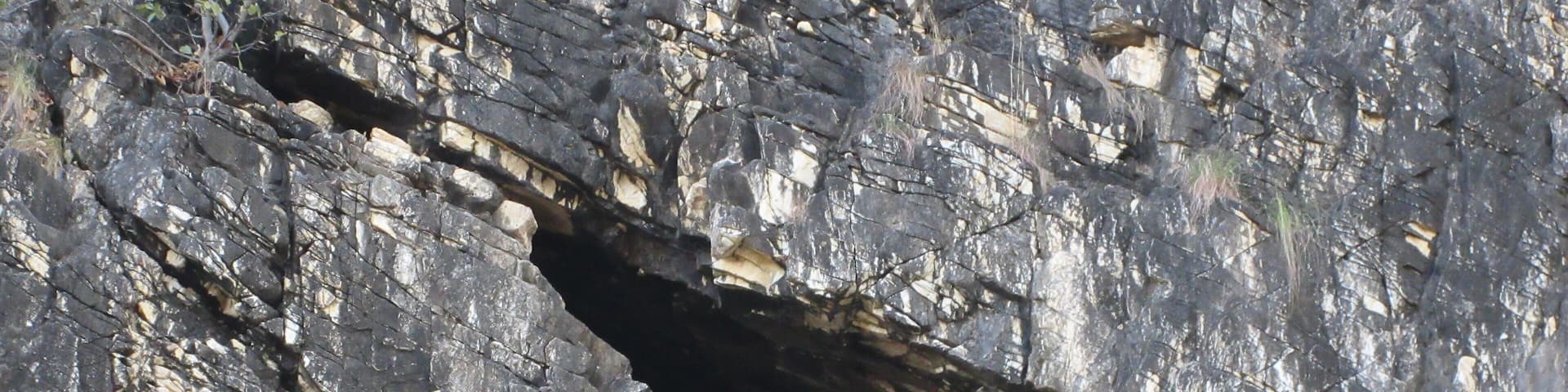 This triangular cave sits in the steep marble rocks of Bheda ghat, Jabalpur.
An ancient sage is believed to have lived in it! Mesmerizing!
Highly recommend the boat ride at Bheda ghat.
#indiaclicks #yourshotphotographer #NGTDailyShot #Natgeotravel #CNtravelerindia #Beautifuldestinations #LonelyPlanetIndia #indiaclicks #theweekoninstagram #indiapictures #storiesofindia
#IncredibleIndia #_soi #igramming_india #indiatravel #indiatourism #travelrealindia #Lifewelltravelled #travelbug #traveladdict #travellife #travels #travelgram #instatravel #instatraveling #instapassport #travelblog #travelblogger #passionpassport #ilovetravel #historytv18india
#troveron #troveontuesday #Lifeatexpedia