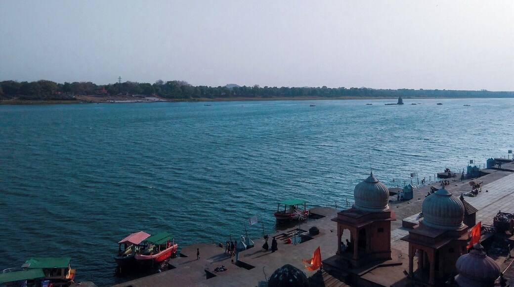 View from Rani Ahilya Bai Holkar Fort....
Just another lovely evening beside the #narmada river....