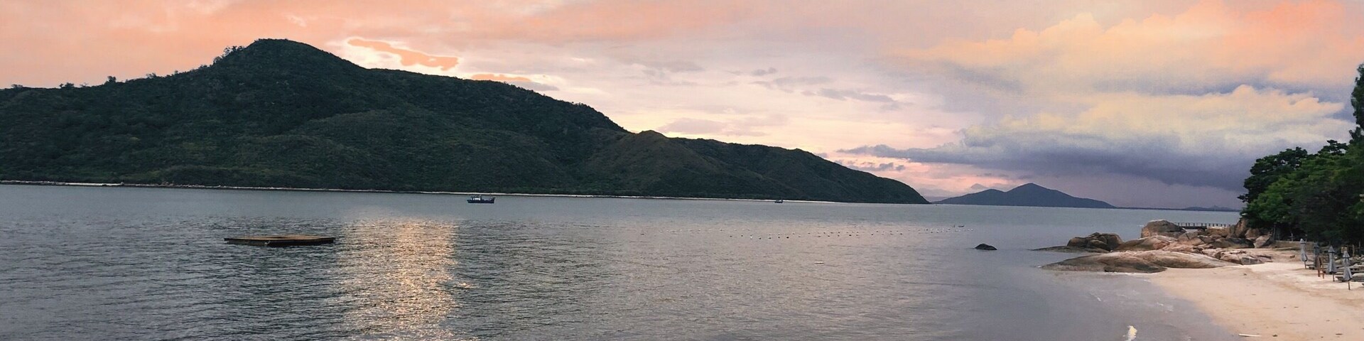 Beautiful sunset at Ninh Van Bay.
#LifeAtExpedia #WeLoveOurMarkets #NhaTrang #Sunset #PartnerEvent #2018