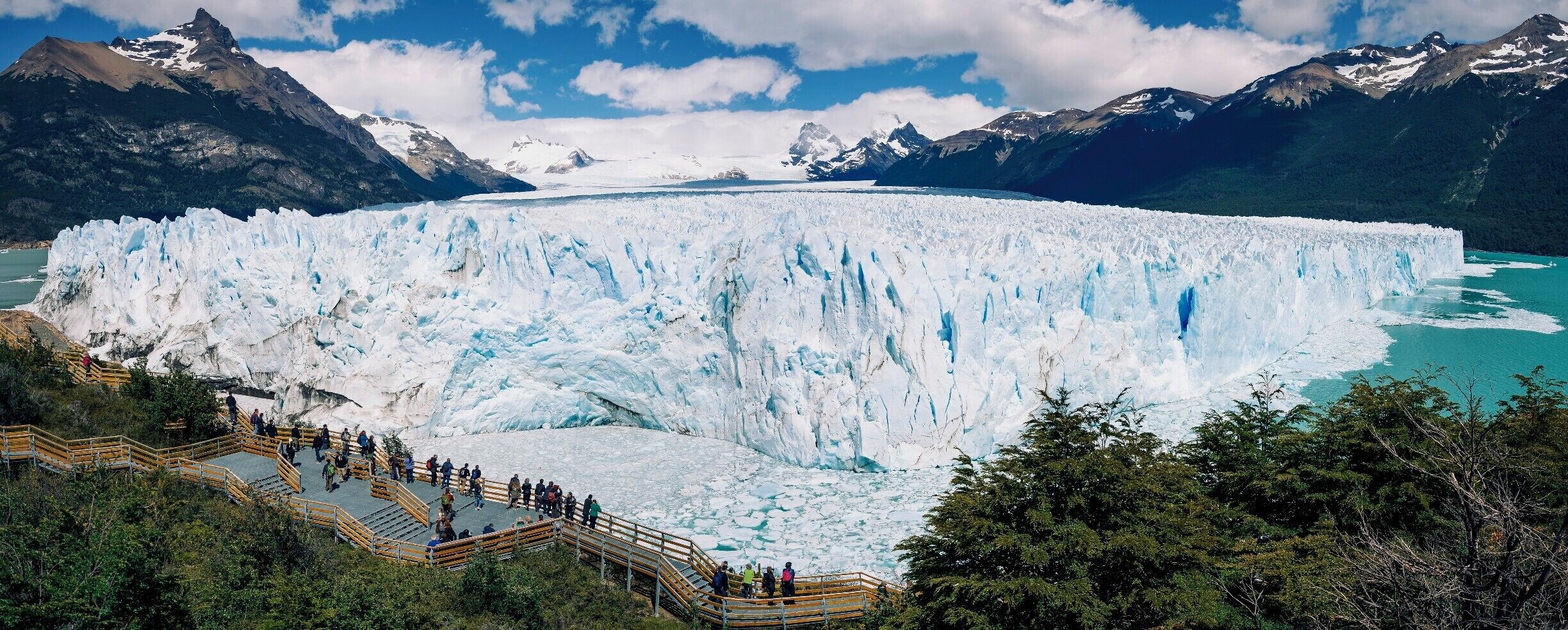 Panoramic view of the Perito Moreno Glacier from the footbridges.