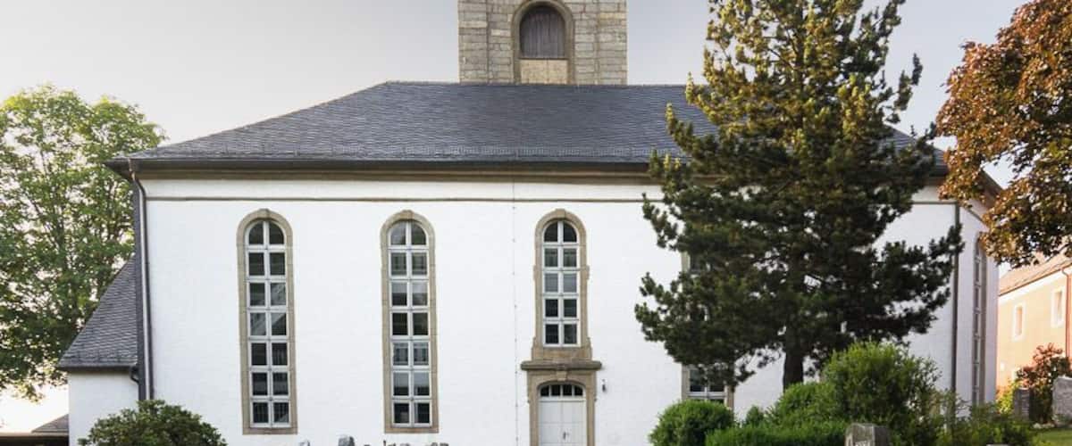 This is a photograph of an architectural monument. It is on the list of cultural monuments of Bayern, no. D-4-75-189-5