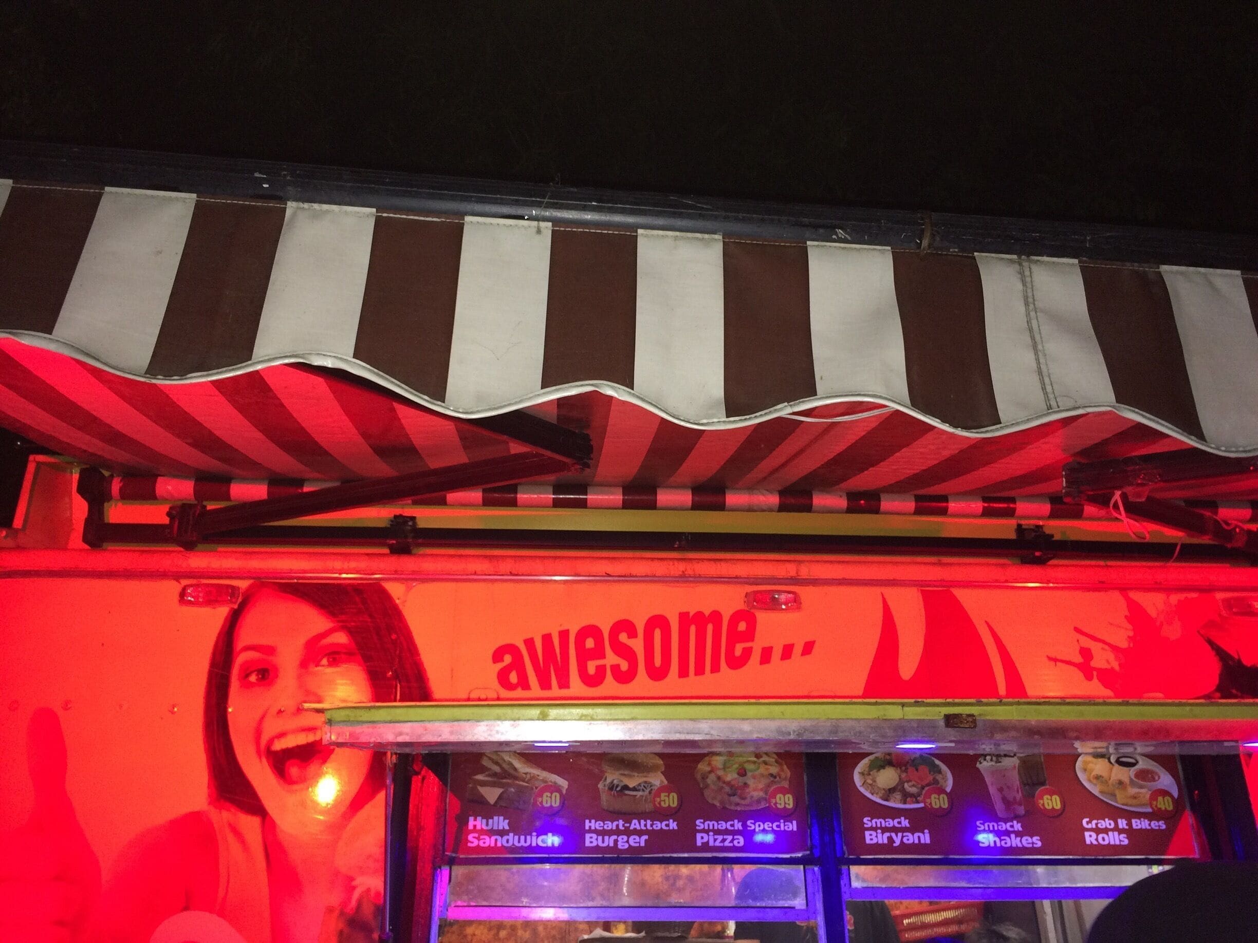 Take away corner run by eminent Hotel Management Alumni. In the heart of the city of Bhopal, Madhya Pradesh is divine for alluring food snacks for foodies. The most amazing catch is its no paper zone and no paper bill completely eco friendly. 