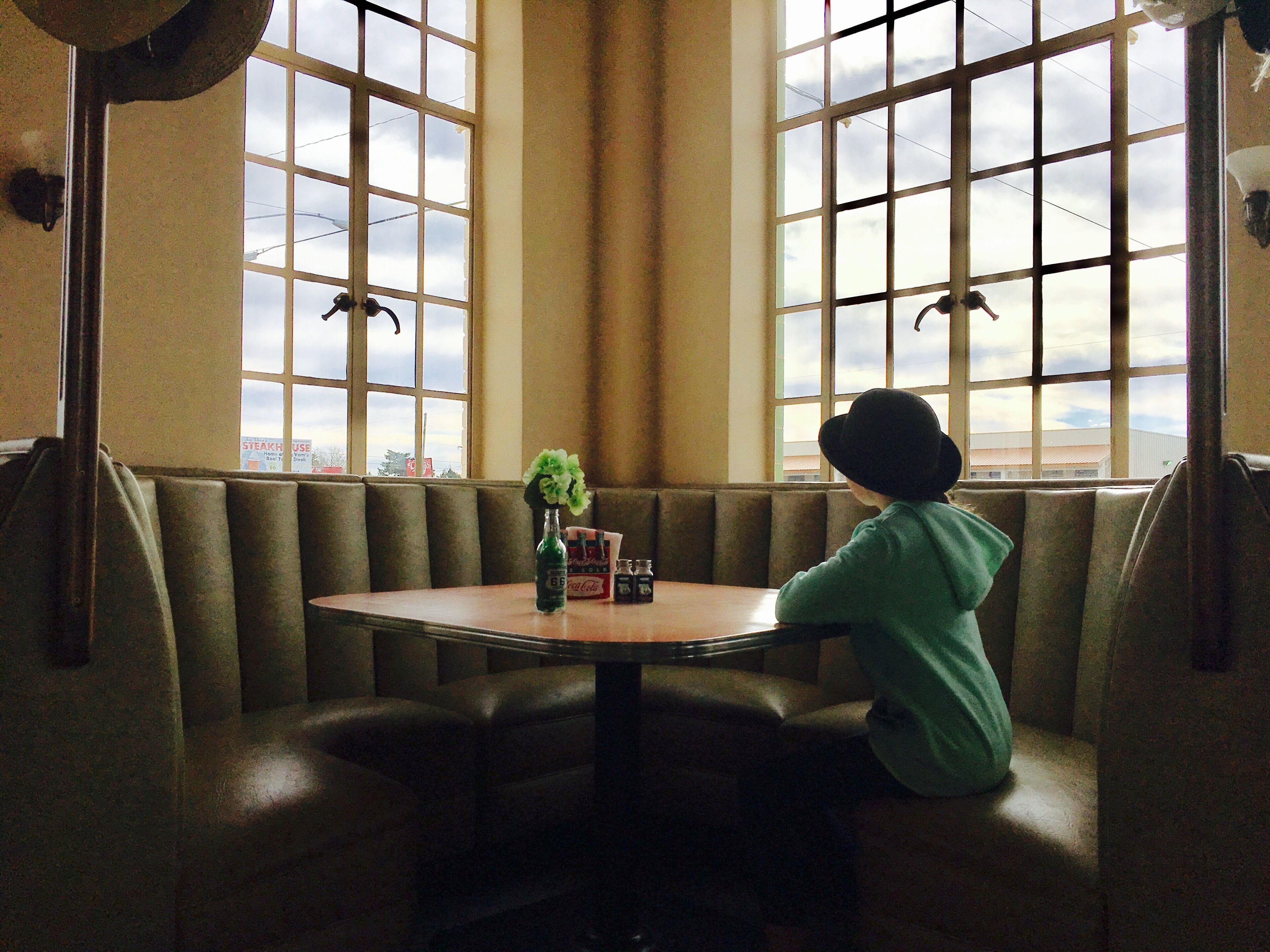 The U-Drop-Inn Cafe adjoins the Conoco Gas station in Shamrock, Texas on Route 66 and was visited by the likes of Elvis Presley back in its hey-day... lots of great Route 66 paraphernalia and memorabilia... don’t forget to mark on the map where you are from...