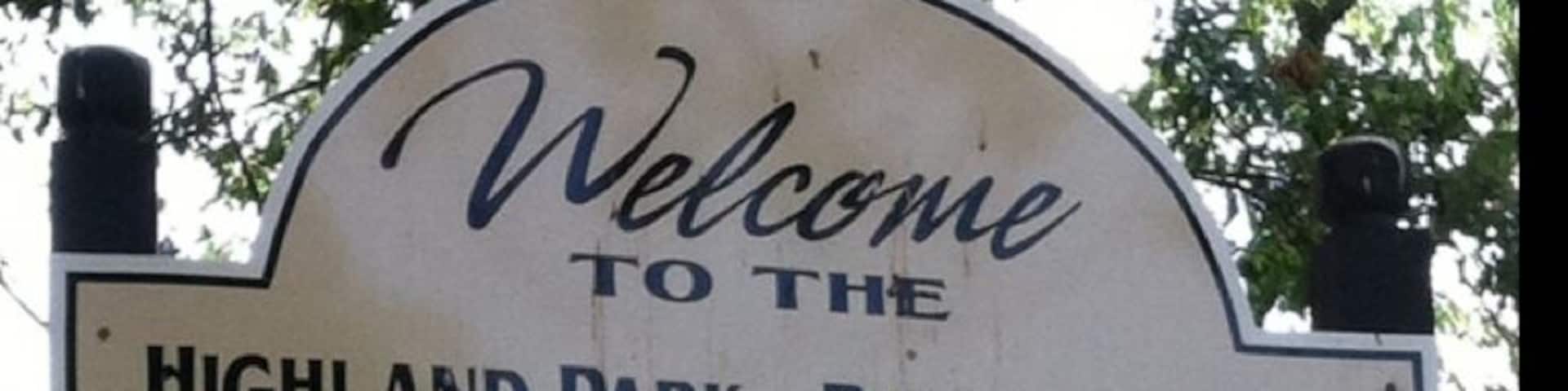 Restored older homes on a pretty little street in Texarkana.