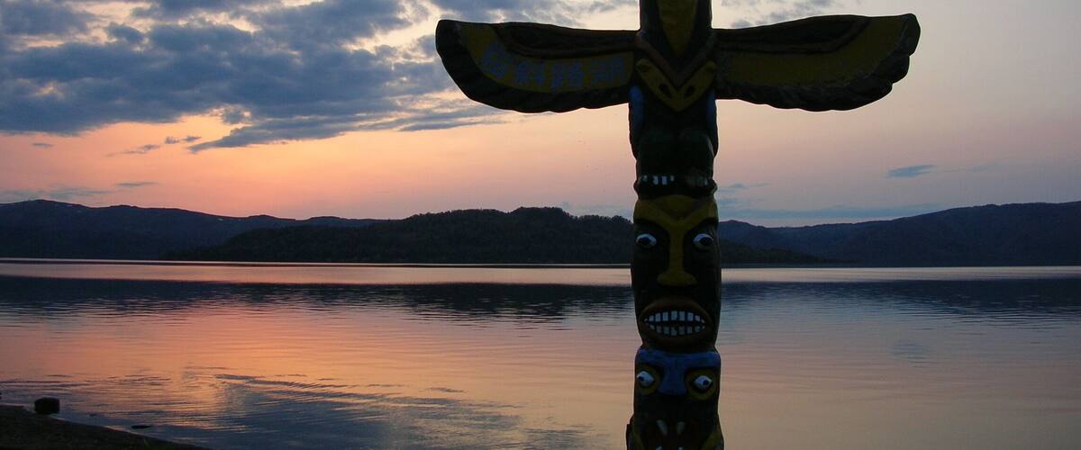 日没のトーテムポール(A totem pole of the sunset)