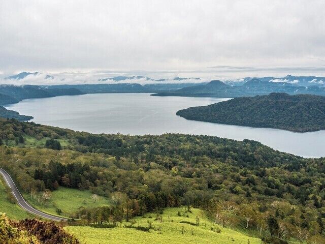 Lake Kusshiro, taken from Bihoro Pass, is a caldera lake located in the Akan National Park, Hokkaido, Japan.

More:
http://www.wornwheels.com/jp_mashu.php