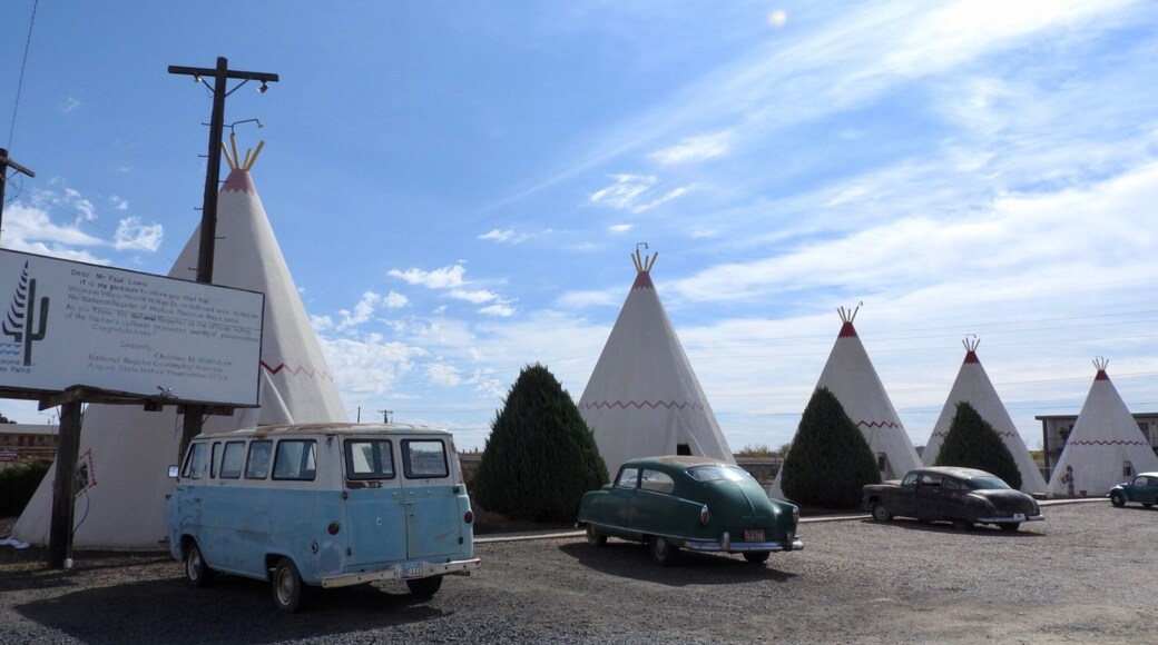 Wigwam Motel - the rooms are built in the form of tipis, mistakenly referred to as wigwams.
#LikeALocal #OnTheRoad