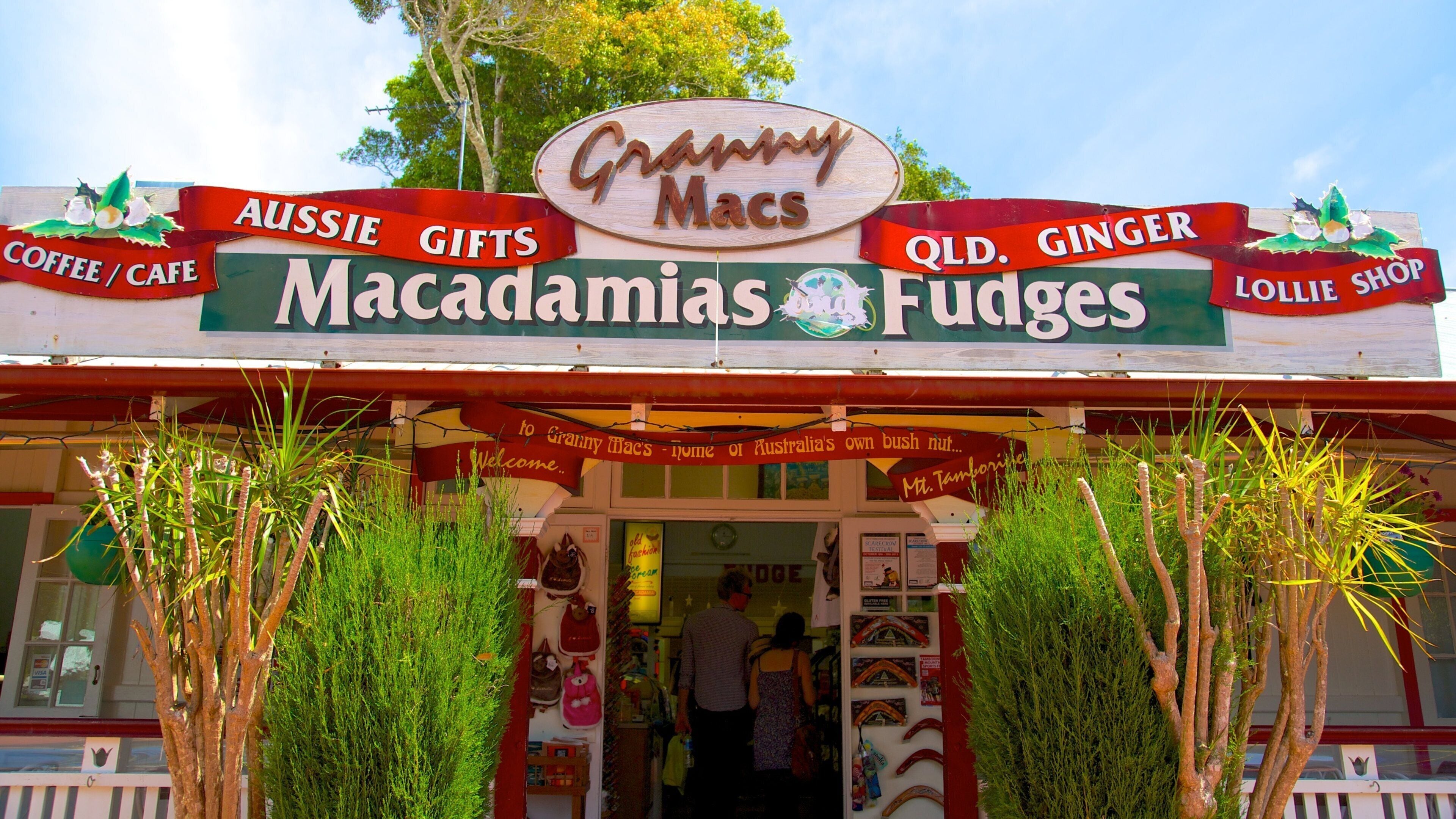 Mount Tamborine som inkluderer skilt