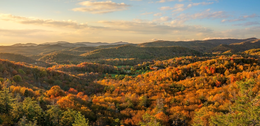 Autumn sunset at Flat Rock overlook on the Blue Ridge parkway - north carolina