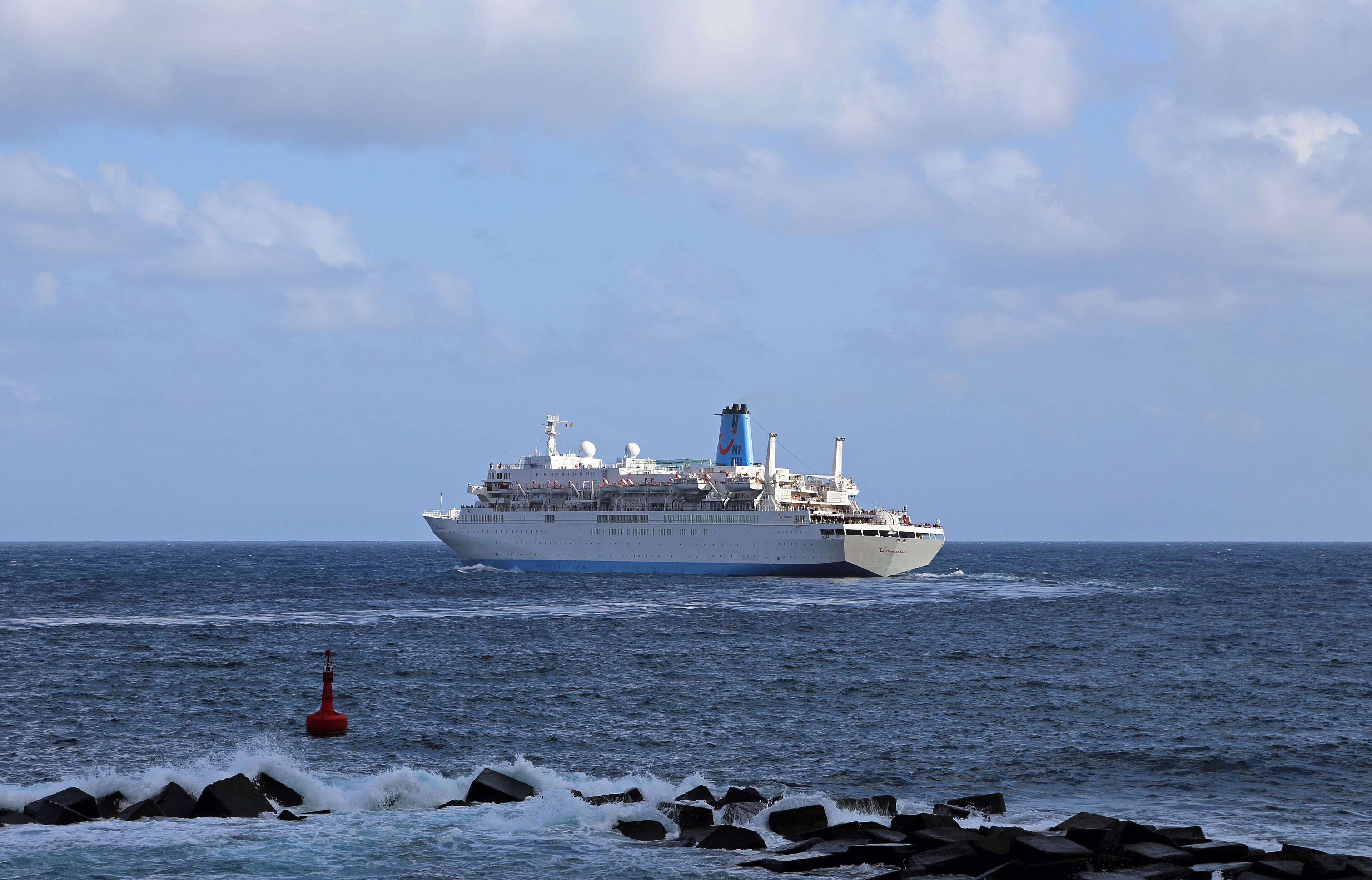 Cruise ship Thomson Spirit