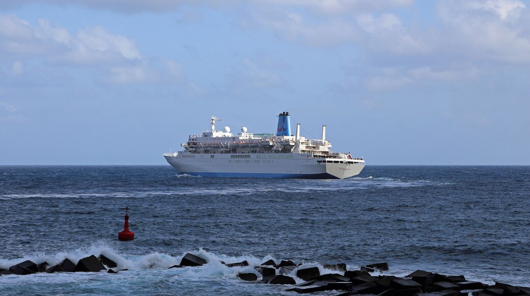 Cruise ship Thomson Spirit