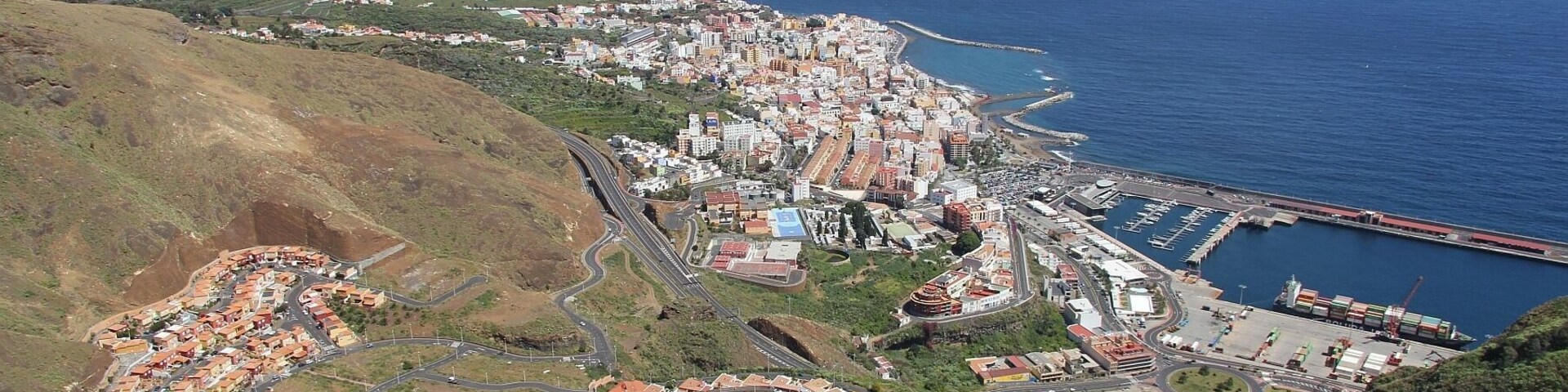 View down into Risco de La Concepción (foreground) and on Santa Cruz de La Palma from Mirador de La Concepción