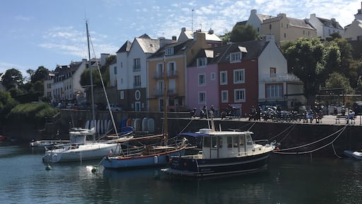 Little sauzon village