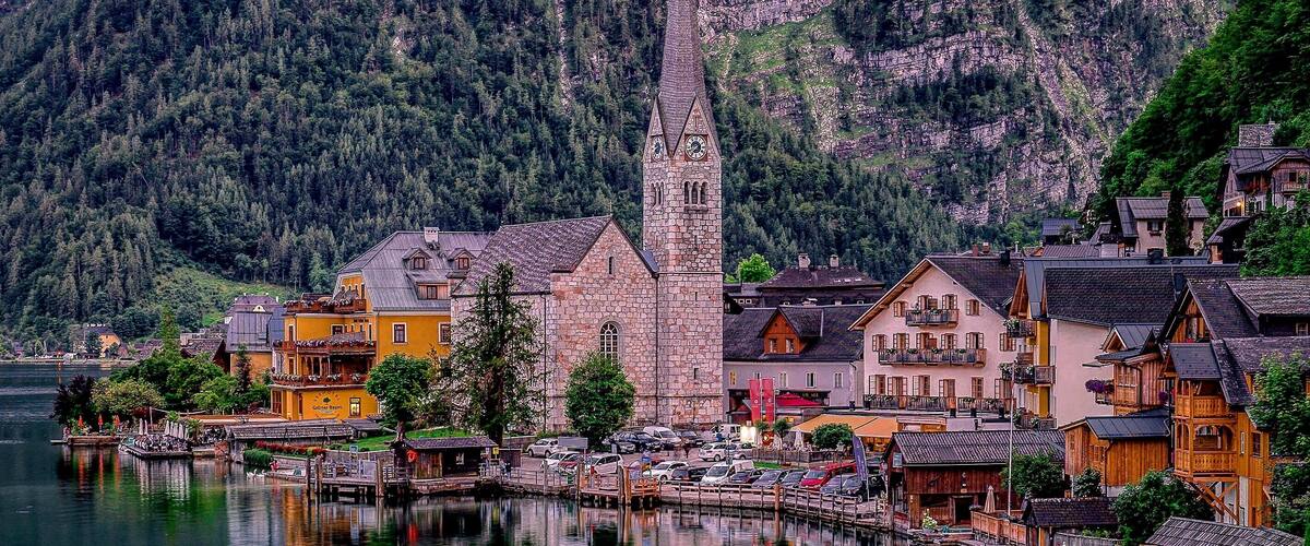 Hallstatt.
Really nice place!!!!
#swingpiano #ontheroad #architecture #nature #architecture #reflex #house #design