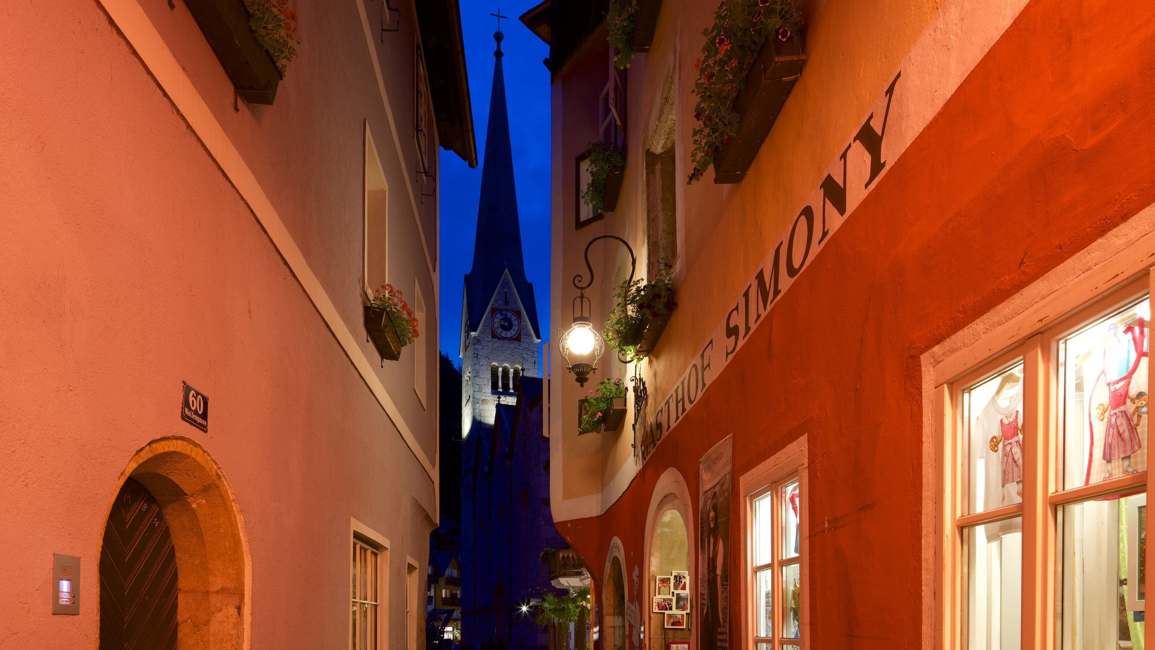 <h2>Top luxury accommodations in Hallstatt</h2>