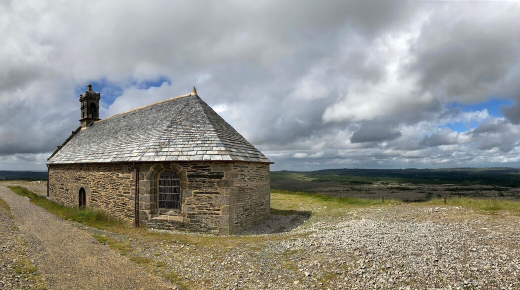 La chapelle Saint-Michel de Brasparts en 2024 dans les monts d'Arrée en Bretagne Cornouaille Finistère France
