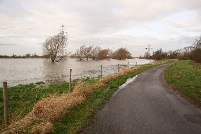 Tinkers Lane. Looking north along Tinkers Lane towards Girton, despite the road being closed 666034 it looks clear now after yesterdays floods