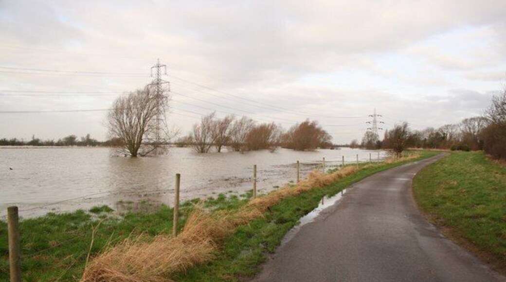 Tinkers Lane. Looking north along Tinkers Lane towards Girton, despite the road being closed 666034 it looks clear now after yesterdays floods