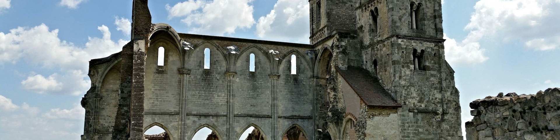 An earthquake in 1763 ruined the church of Zsåmbék. It was not reconstructed after this horrific event. Settlers took the stones from the church and used them for building houses and fences. Many of the church's stones are still present in the walls of older houses.