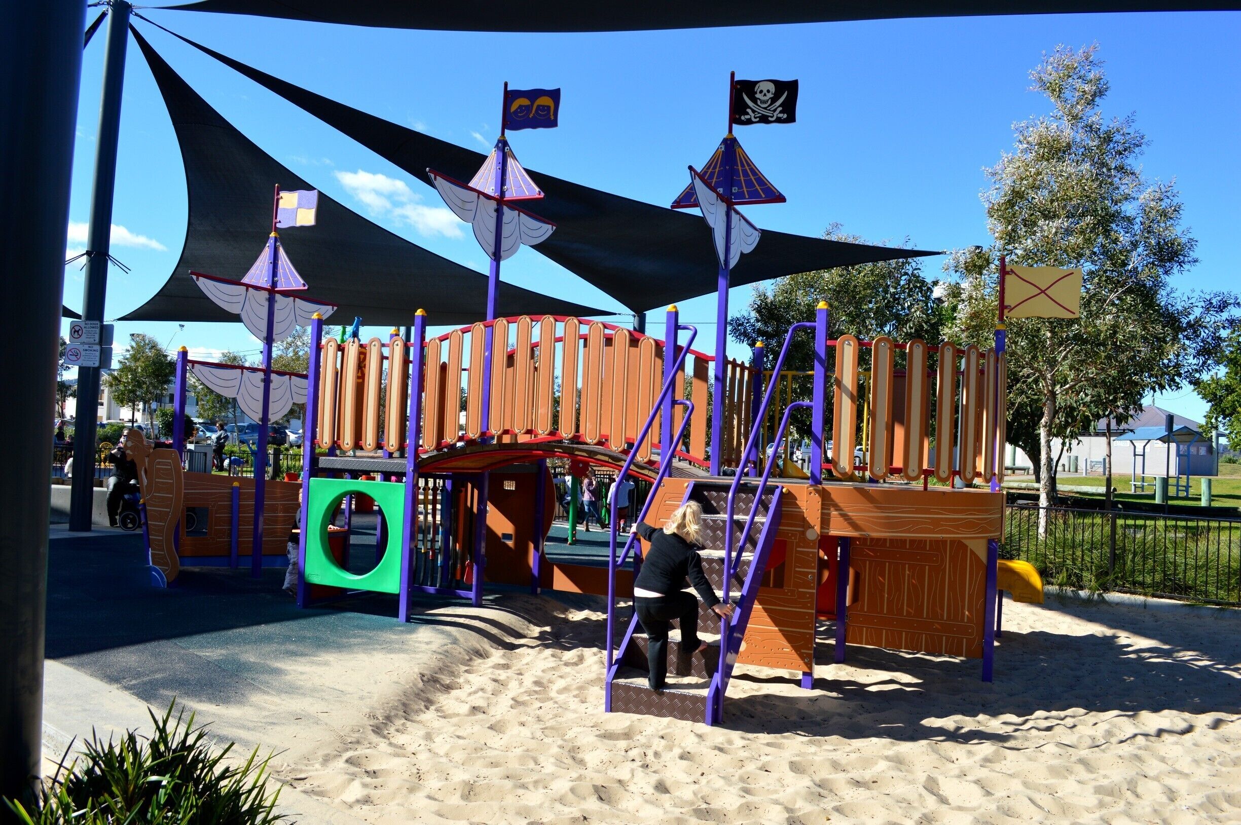 This is by far the best Park on the Central Coast.  It is home to Umina Beach - a surf beach but protected by the heads which is very popular swimming beach in the summer time.  The Park itself is state of the art.  Offering a place for little kids, big kids to play on some of the best play equipment and safe surrounding.  There is a toddlers play area which is fully fenced and sand under all the equipment and shade sails, there is the big area which has a large climbing frame, massive flying fox and also a bike and skate park.  Totally recommend.  Also has a Big 4 Caravan park right next door - extremely popular - book way ahead.