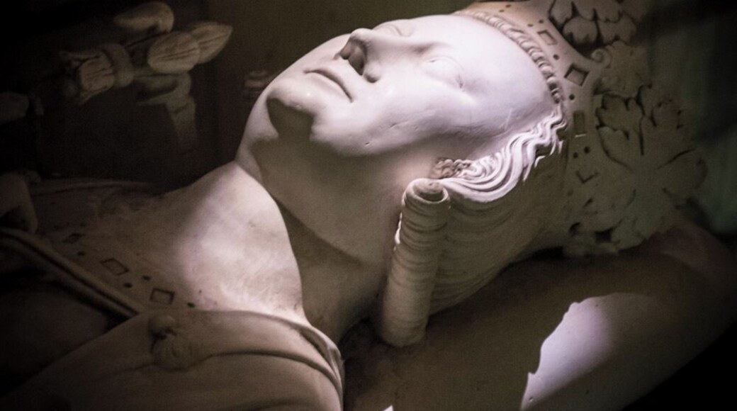 Statues and monuments in the underground vaults of the Chateau