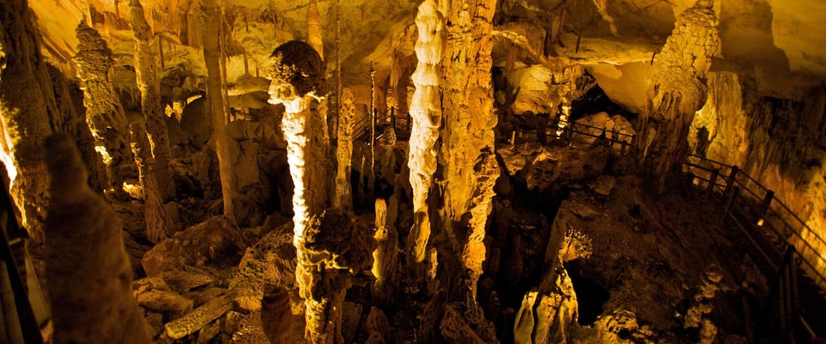 Nationalpark Gunung Mulu das einen Höhlen und Innenansichten