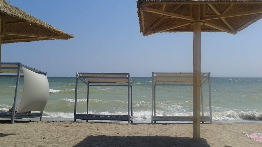 Good music, cold drinks, sun & sea! What else is there?