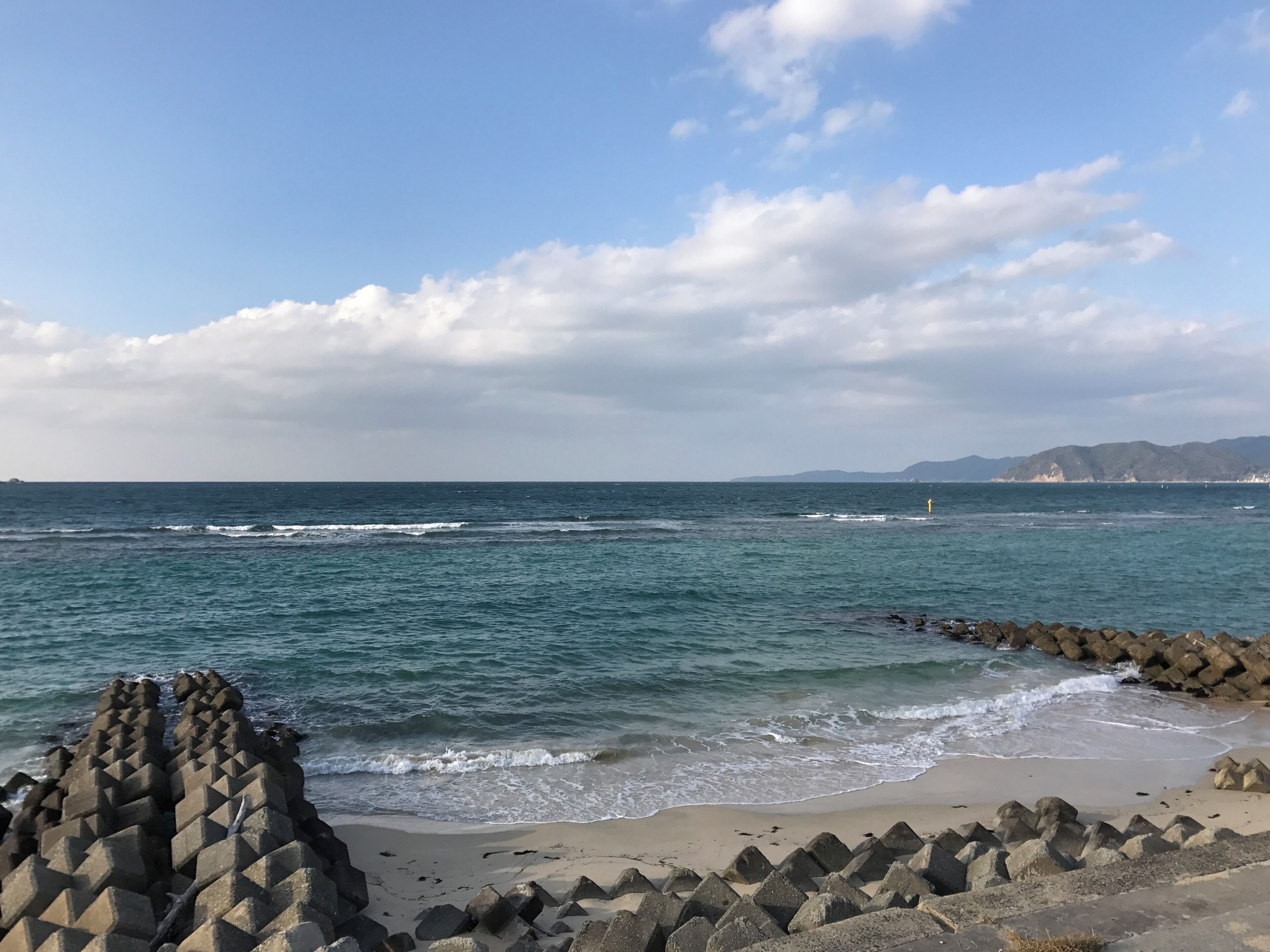 水尻川河口の響橋より望む響灘