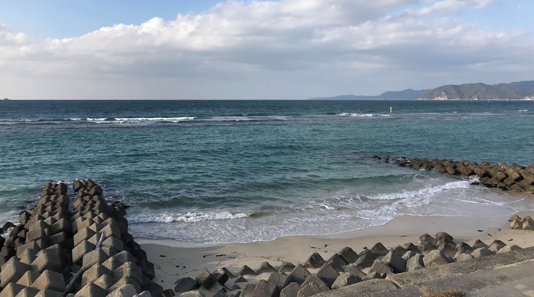 水尻川河口の響橋より望む響灘