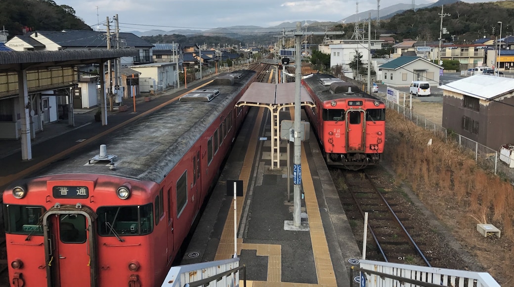 小串駅の跨線橋より湯玉方面を望む