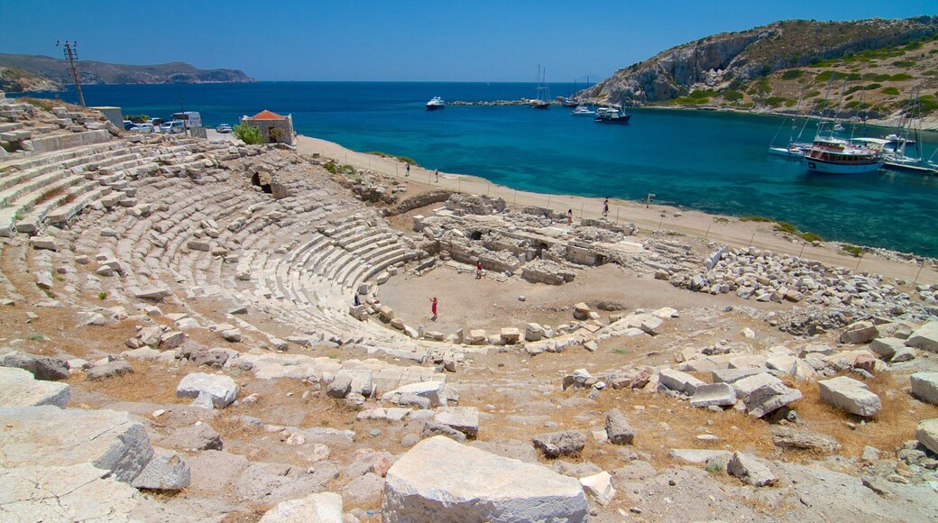 Knidos which includes building ruins