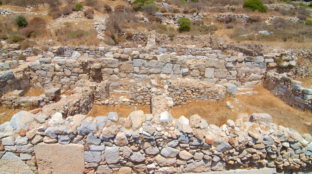 Knidos que incluye ruinas de edificios